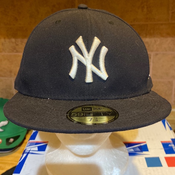 New Era Other - New York cap size 7-3/4 good condition